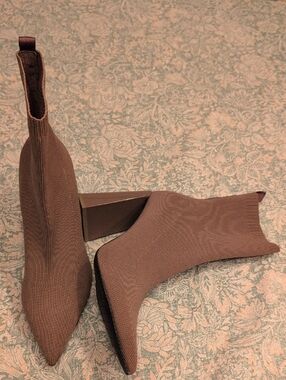 WOMEN’S TAUPE SOCK BOOTS POINTED TOE BLOCK HEEL ANKLE BOOTS STRETCH KNIT MINIMAL